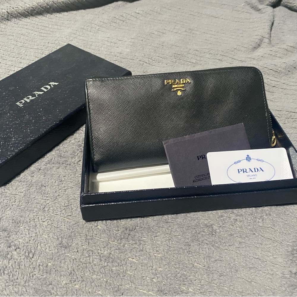 Authentic Prada Bags Prada Saffiano Leather Wallet color Nero